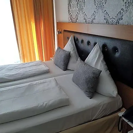 Drei Kronen 3*