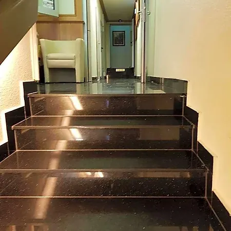 Hotel Drei Kronen 3*