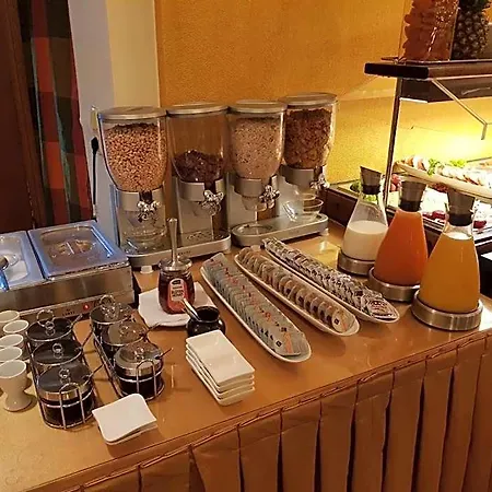 Hotel Drei Kronen 3*