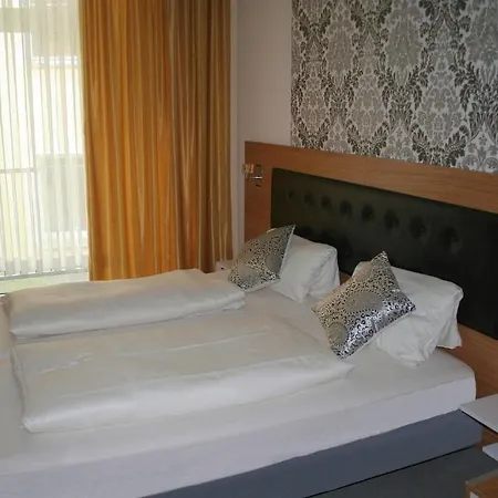 德雷皇冠酒店 酒店